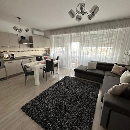 Class Deluxe Apartments オラデア エクステリア 写真