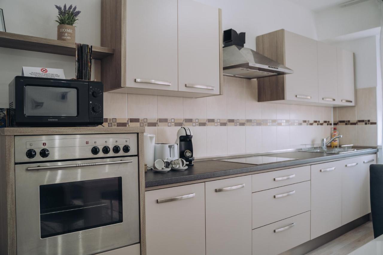 Class Deluxe Apartments オラデア エクステリア 写真