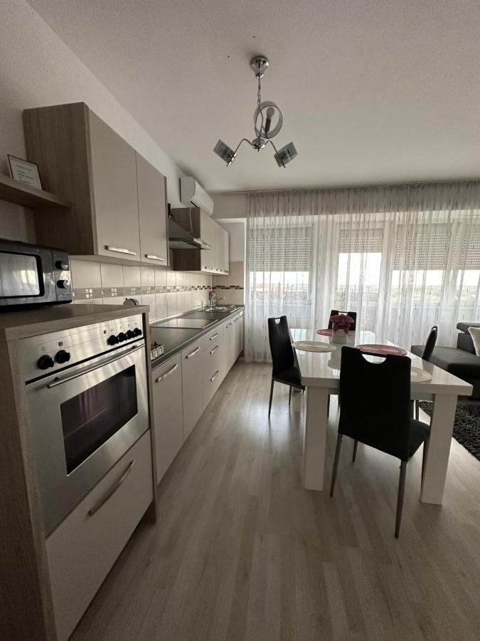 Class Deluxe Apartments オラデア エクステリア 写真